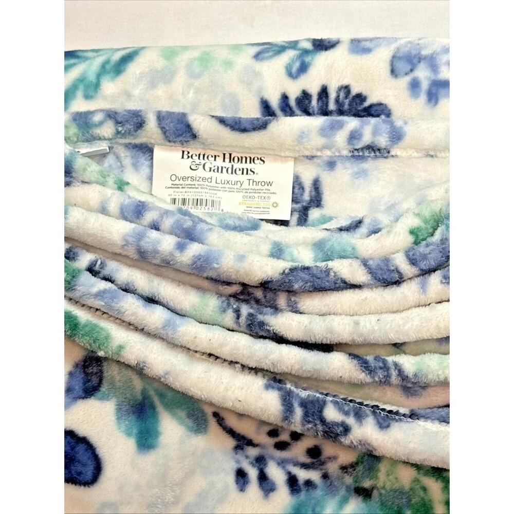 Better Homes & Gardens Oversized Luxury Throw Floral Blue White Plush 50